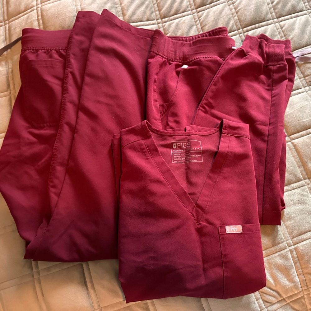 Figs Maroon Set - Picture 2 of 2